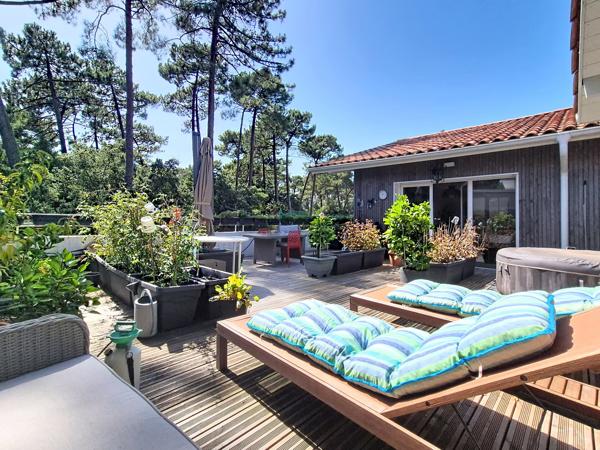 Appartement-toit d'exception : 88 m² de plain-pied, terrasse 85 m², esprit maison