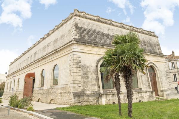 Rochefort (17300) À vendre 3023750 € à Rochefort (17) : immeuble de 2000m²