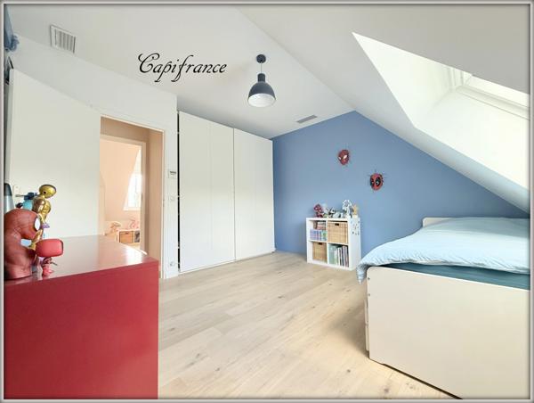 Magnifique maison contemporaine à vendre 7 pièces.