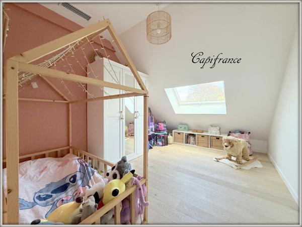 Magnifique maison contemporaine à vendre 7 pièces.