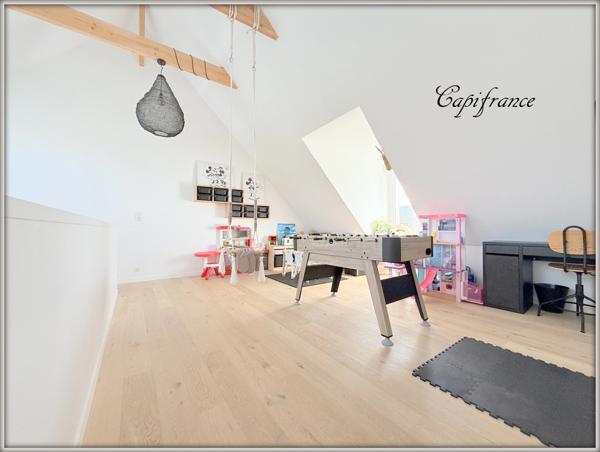 Magnifique maison contemporaine à vendre 7 pièces.