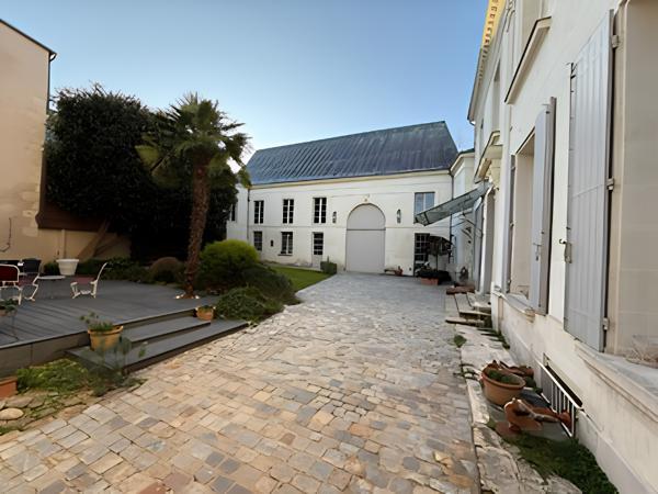 RARE -HOTEL PARTICULIER