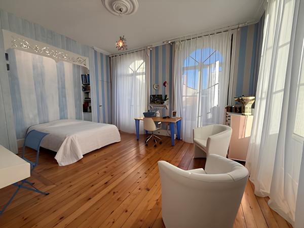 RARE -HOTEL PARTICULIER