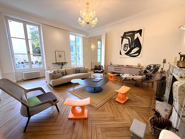 RARE -HOTEL PARTICULIER