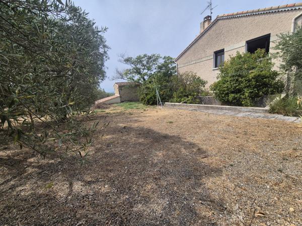 Maison traditionnelle T4 de 103 m² sur environ 1300 m²-Vue dégagée- Dépendance de 100 m²