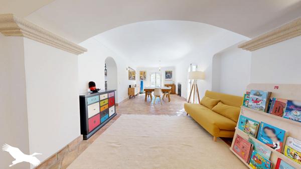 Maison à vendre |                                       Marseille 13 |                                        5 pièces  |  220 m²