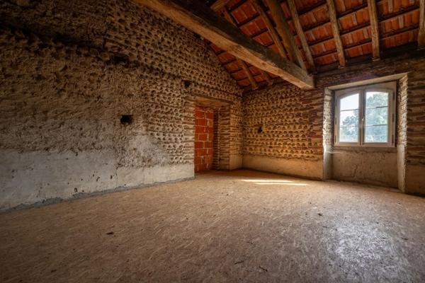 Maubourguet (65) - À vendre Maison de maître de 265 m² + terrain constructible et dépendances au calme.