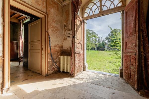 Maubourguet (65) - À vendre Maison de maître de 265 m² + terrain constructible et dépendances au calme.