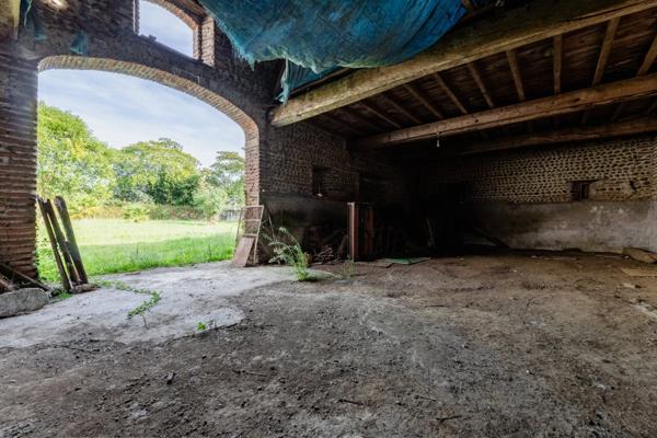 Maubourguet (65) - À vendre Maison de maître de 265 m² + terrain constructible et dépendances au calme.