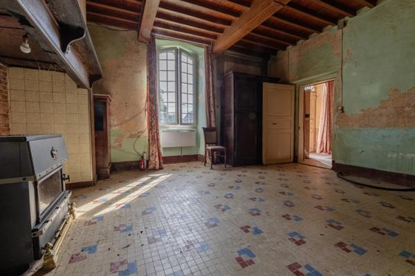 Maubourguet (65) - À vendre Maison de maître de 265 m² + terrain constructible et dépendances au calme.