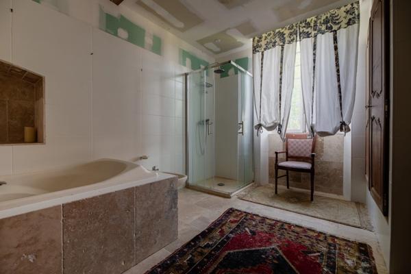 Maubourguet (65) - À vendre Maison de maître de 265 m² + terrain constructible et dépendances au calme.