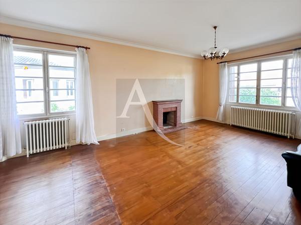 EXCLUSIVITE L'ADRESSE Charmante maison de ville avec jardin au bord du Lot