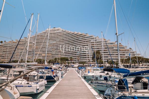 Marina Baie des Anges, studio rénové avec terrasse