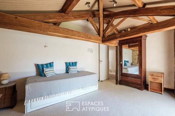 Maison principale avec grand gîte meublé, deux petits gîtes et piscine