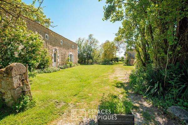 Maison principale avec grand gîte meublé, deux petits gîtes et piscine