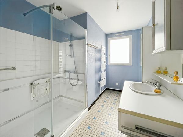 Maison sur sous-sol avec vue sur l'Evre