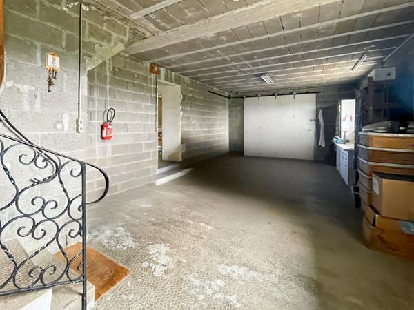 Maison sur sous-sol avec vue sur l'Evre