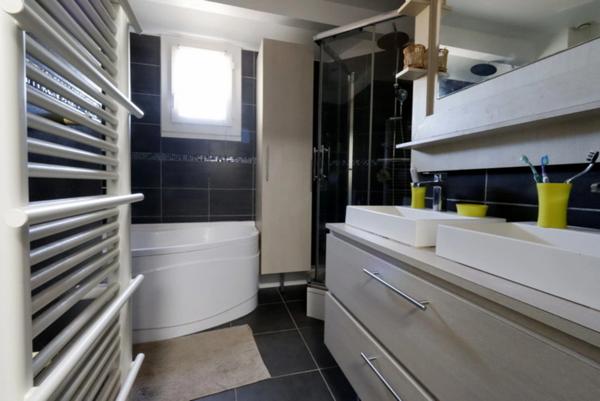 VILLA individuelle avec jardin et véranda