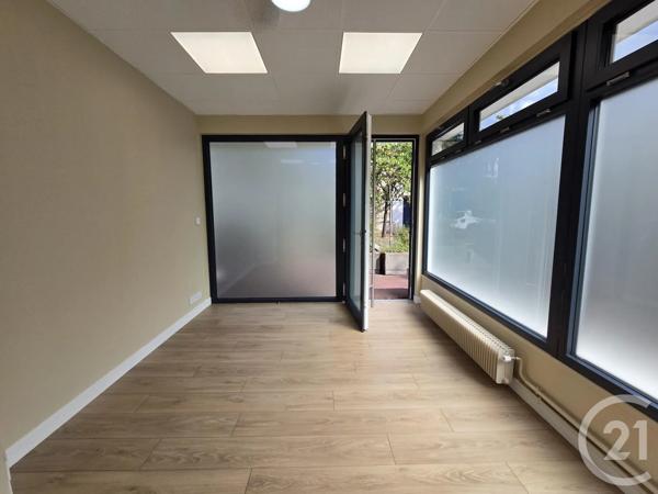 à vendre  84,60 m 2   ST MAUR DES FOSSES  - 94