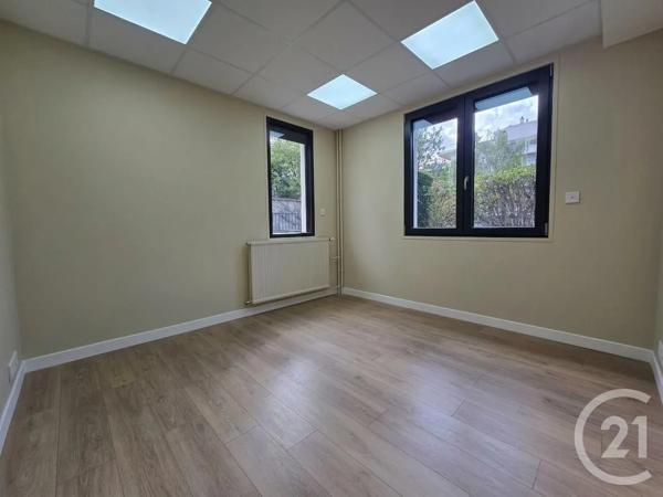 à vendre  84,60 m 2   ST MAUR DES FOSSES  - 94