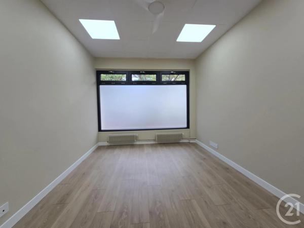 à vendre  84,60 m 2   ST MAUR DES FOSSES  - 94