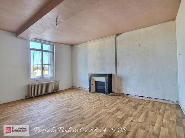 Maison de Bourg à rénover de 187 m² avec dépendances et terrain constructible - Noyant-Villages (49490)