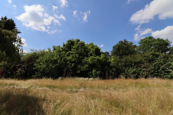 TERRAIN PLAT CONSTRUCTIBLE 880 m2