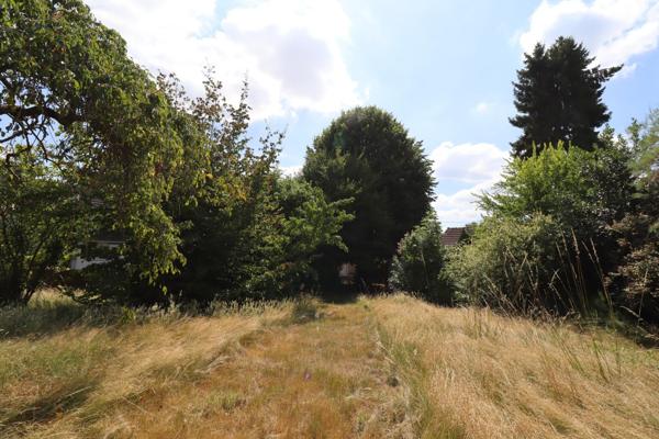 TERRAIN PLAT CONSTRUCTIBLE 880 m2