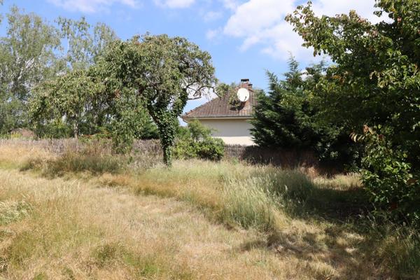 TERRAIN PLAT CONSTRUCTIBLE 880 m2