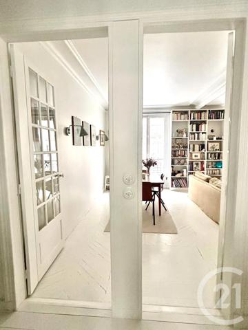 Appartement à vendre  2 pièces - 68,05 m 2   PARIS  - 75004