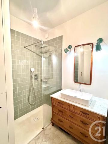 Appartement à vendre  2 pièces - 68,05 m 2   PARIS  - 75004