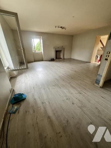 bâtiment en pierres