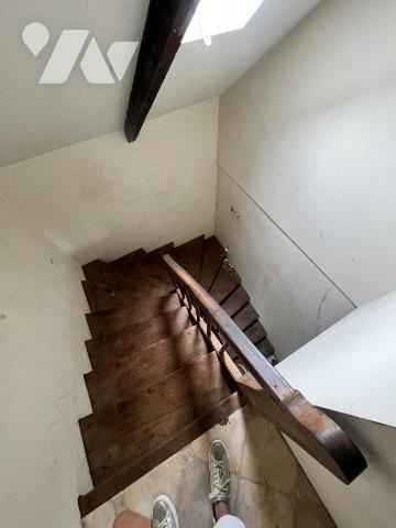 bâtiment en pierres