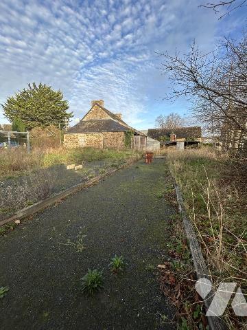bâtiment en pierres