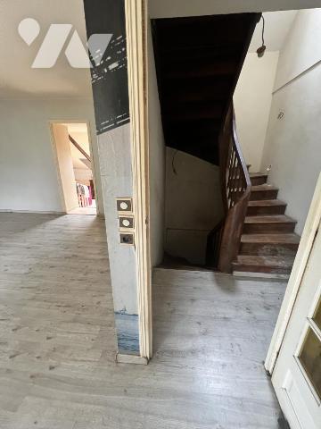 bâtiment en pierres