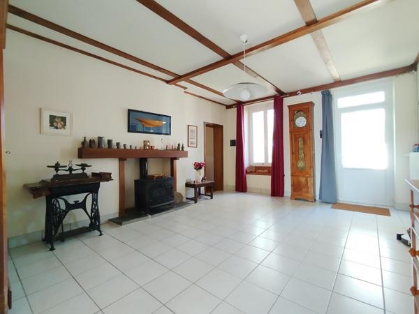 Maison à PLOERMEL, 56800 - 8 pièces 200m²