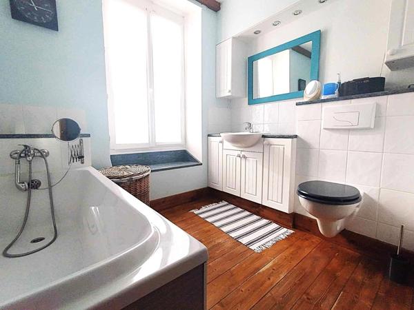 Maison à PLOERMEL, 56800 - 8 pièces 200m²