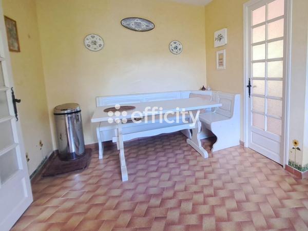 Maison
         9 pièces
        - 180 m² 390 000 € *