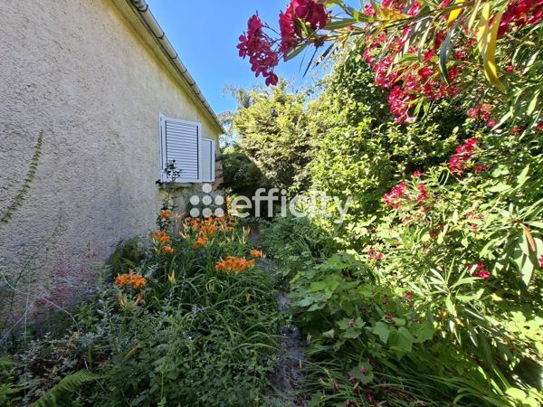 Maison
         9 pièces
        - 180 m² 390 000 € *
