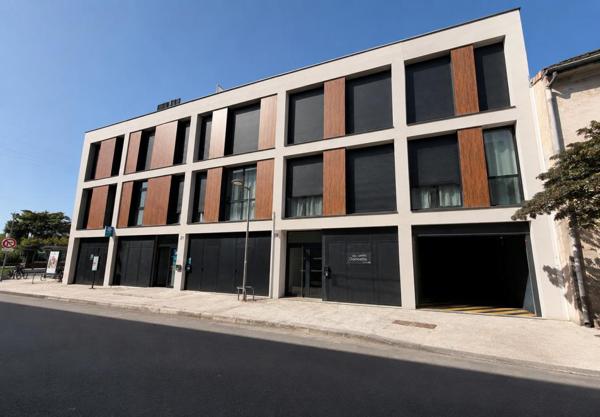 APPARTEMENT T3 AVEC BALCON RECENT HYPER CENTRE PESSAC