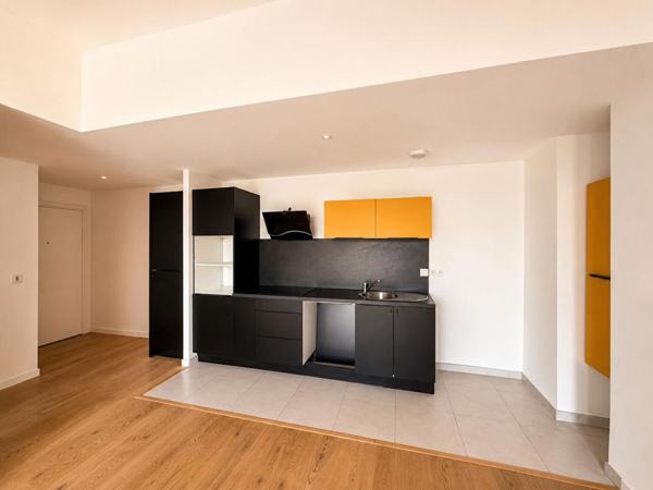 APPARTEMENT T3 AVEC BALCON RECENT HYPER CENTRE PESSAC