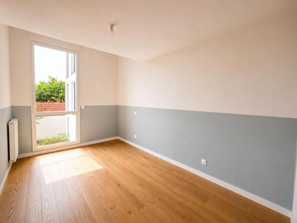 APPARTEMENT T3 AVEC BALCON RECENT HYPER CENTRE PESSAC