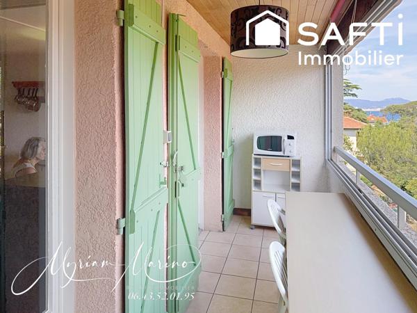 SAINT-AYGULF – 2 PIÈCES DERNIER ÉTAGE AVEC VUE MER