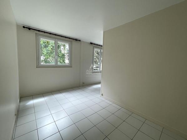 SEVRES - Appartement 4 pièces Loyer 1 400 €/mois charges comprises **  - Référence  674-S