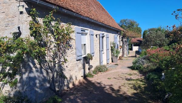 Maison en pierres à vendre 4 pièces GRAMAT (46) sur 9.395m² de terrain