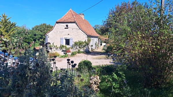 Maison en pierres à vendre 4 pièces GRAMAT (46) sur 9.395m² de terrain