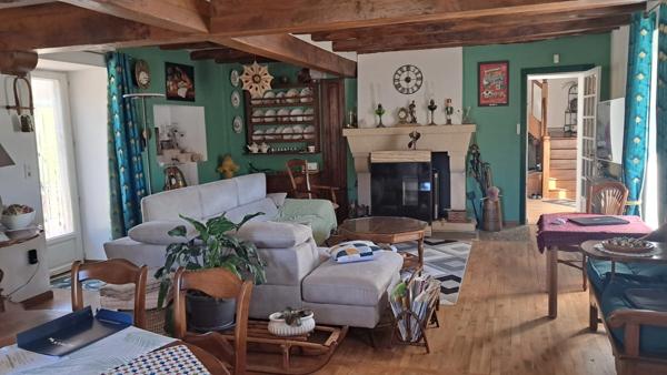 Maison en pierres à vendre 4 pièces GRAMAT (46) sur 9.395m² de terrain