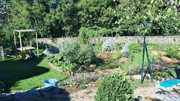 Maison en pierres à vendre 4 pièces GRAMAT (46) sur 9.395m² de terrain