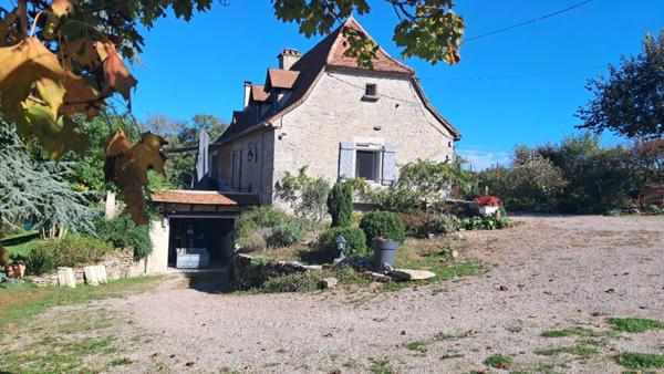 Maison en pierres à vendre 4 pièces GRAMAT (46) sur 9.395m² de terrain