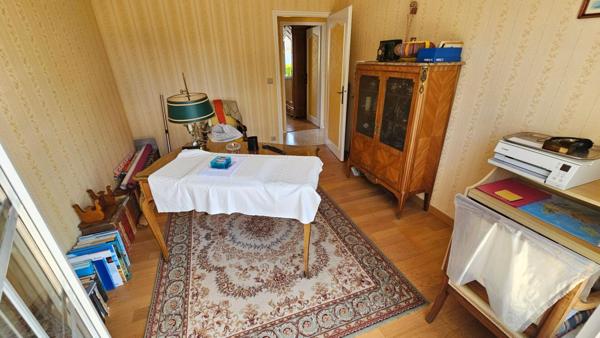 Houdan / Maison de plain-pied au calme avec commodités à pied / 3 chambres